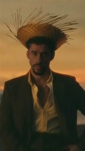 4.1K views · 101 reactions | La cuenta regresiva para el show de medio tiempo de Bad Bunny continúa, pese a controversias.  Distruta del Super Bowl 2026 en español por Telemundo, NBC y Peacock | La Mesa Caliente | Facebook