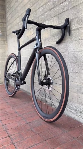 3.1K views · 224 reactions | La Scott Addict RC 20 está diseñada para quienes buscan dominar cada kilómetro con potencia y estilo. Un cuadro ultraligero de carbono, transmisión precisa y aerodinámica de alto nivel: todo lo que necesitas para superar tus límites y sentir la carretera como nunca antes. ⚡ Porque cada segundo cuenta, y cada pedaleada te acerca más a la victoria. #ScottAddictRC20 #ScottBike #CyclingLife #VelocidadSinLímites #AddictRC20 | Scott Sports Colombia | Facebook