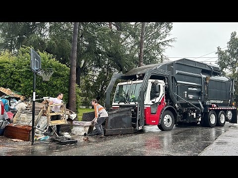 Bulky Item Cleanup 2024: Universal Waste Systems