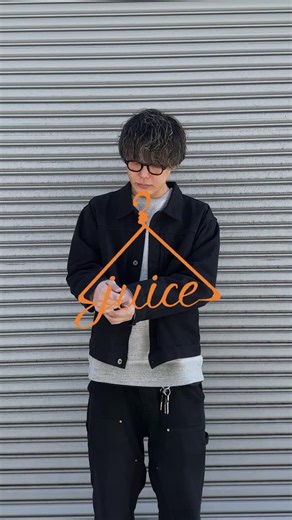 juice on Instagram: "僕達のリアルクローズ 無駄を削ぎ落とした シンプルなコットンジャケット ワンウォッシュを入れ、 軽く、最初から身体に馴染む着心地に。 お好みによって乾燥させ自分好みにして頂いても。 随所に クラシックなワークジャケットの ディテールを落とし込んでいます。 すでに展開している ダブルニーカーペンターパンツと同素材で、 セットアップでも着用可能。 着る人の解釈で完成する一着。 これからの僕たちにマストな一枚です。 price ¥25,300- 品質表示 cotton 100% size M 着丈59cm 肩幅53cm 袖丈57cm 身幅59cm size L 着丈62cm 肩幅55cm 袖丈59cm 身幅61cm ※商品の性質上、実寸表記に個体差がある場合がございます。 股上、股下は後ろから計測しております。 ※商品の性質上、試着時のアタリなどある場合がございますので予めご了承くださいませ。 ※商品の性質上、実寸表記に個体差がある場合がございます。 気になる方は1点1点計測致しますのでお気兼ねなくお問い合わせくださいませ。 ※洗濯後に縮みがある場合