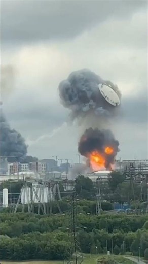 Caught on Camera: The Moment a Moscow Refinery Explodes! 🚨