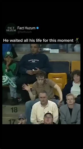 Fact Huzum on Instagram: "In 2009, during a break at a Boston Celtics game, an ordinary moment turned into an unforgettable performance thanks to a young fan named Jeremy Fry. As Bon Jovi’s iconic anthem “Livin’ on a Prayer” blasted through the arena, Jeremy sprang to life. What began as a spontaneous dance quickly escalated into a full-blown show. With uncontainable energy, he sang at the top of his lungs, air-guitared like a rock star, and danced his way down the stadium steps—electrifying the