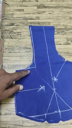 How Much to Shape Saree Blouse Front? | സാരി ബ്ലൗസിന്റെ ഫ്രണ്ട് എത്രത്തോളം വൃത്തിയാക#blouse