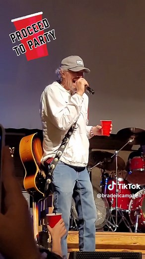 Red Solo Cup🥤 Performed by the Legend Himself Toby Keith 🤠 #tobykeith #redsolocup #letshaveaparty @Toby Keith
