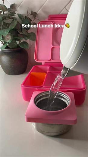 Easiest lunch idea for school! My kids really like pastas so I always have a jar of pesto in the pantry so I can pull it together quickly. #lunchtime #lunchboxideas | The Lunch Box Series