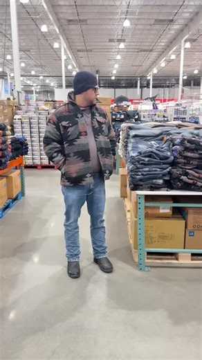 Costco Lovers Canada (yyccostcolovers) on Instagram: "Jachs NY shirt jacket. I am not sure when the sale ends as I forgot pics and had to screen shot the tag @costco_canada Calgary Heritage December 2025 with @asomelchuk · · · #costco #tinasfavyyc #costcoloverscanada #omelchuck #jachsny"