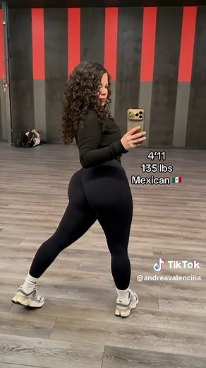 Curves & curls 🇲🇽❤️‍🔥 #fyp #latina #curlyhair #legday #bouncecurl | Hair Curls