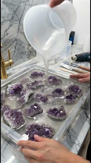 Crystal Geode #bathroomdesign #epoxyart #interiordesign #epoxyfloor #flooringideas #interior #home