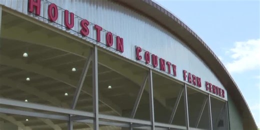 Big crowd gathers for Houston County Farm Center opening