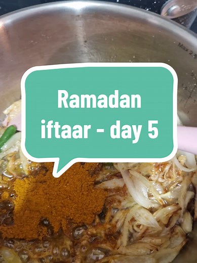 Day 5 iftaar, back to bangladesh classics. sana, kisuri, kebabs and Naga chicken Pastry for me 😋. Alhamdulillah was too good (maybe a pinch of salt needed but it's a childhood problem) #nagapastry #naga #nagachicken #bangladeshi #bangladeshifood #sana #kisuri #iftaar #Ramadan #fyp