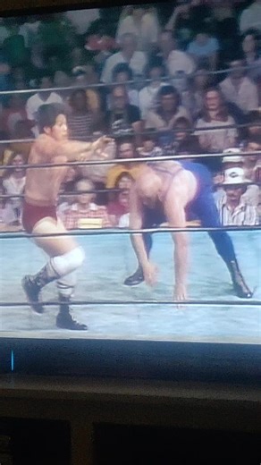 Butcher Vachon with the Vachon hangman for the win #fyp#midsouthwrestling #butchervachon#wrestling #vachonhangman