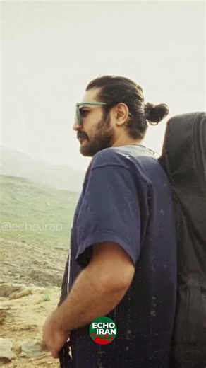 ECHO IRAN on Instagram‎: ". Im letzten Gespräch spricht Behnam mit seiner Mutter. Mit einer Stimme, getragen von Hoffnung und Mut, erzählt er von der Straße – von einem Meer aus Menschen, die keine Angst mehr kennen, die stehen geblieben sind, den Mördern der Islamischen Republik gegenüber. Die Mutter, mit zitternder, angstvoller Stimme, fragt: „Schießen sie auch? Töten sie die Menschen?“ Behnam, offen und ohne Lüge, antwortet: „Ja …“ Am anderen Ende der Leitung hört die Mutter die Schüsse. Sie