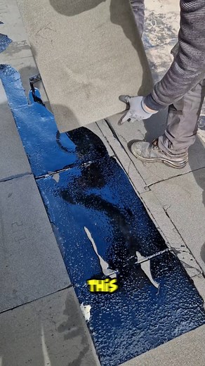 This is classic hot-mop roofing. #RoofWork #HotMop #fblifestyle | baitbox.pl