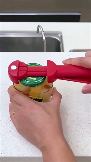 8.1K views · 34 reactions | ✨Why did I fight rusty can openers for years?  This little magician pops lids + catches ’em mid-air! 鱗 #KitchenHacks #CookingTips #GadgetLover | Documentw.NC07 | Facebook