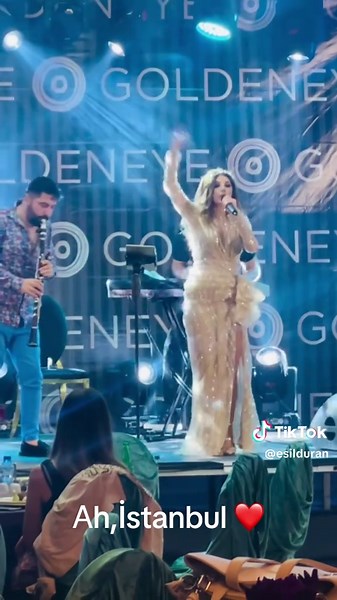 Live Music Experience in Istanbul with Esil Duran