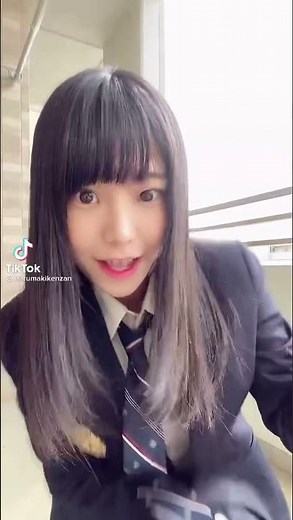 【TikTok】JKスカートひらりしてパンチラ＃41