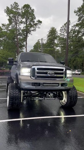 Cleanest 6.0 Powerstroke Dually King Ranch Turbo Build