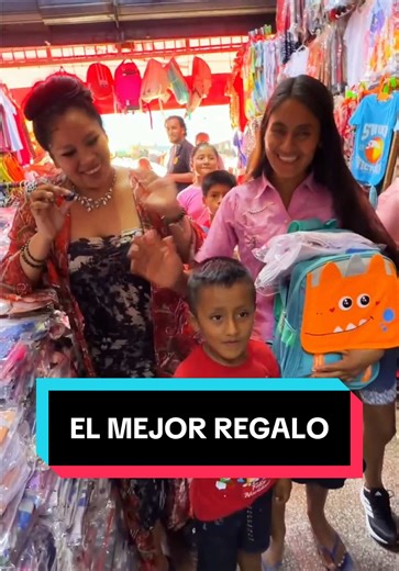 ¡Yuriel recibe su mochila llena de útiles escolares! 🎒✨