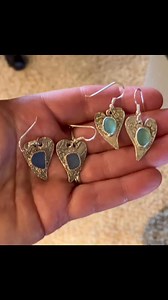 Stretchy heart earrings headed to Santa Barbara Sea Glass & Ocean Arts Festival #seaglassjewelry #beachglassjewellery #seaglassjewellery #beachglassjewelry #beach #seaglasslove #seaglass #seaglassart #beachglasslove #artofseaglass #seaglassaddict #beachglassart #seaglasslover #beachglass #sbgoaf2025 #seaglasslove | Art of Sea Glass