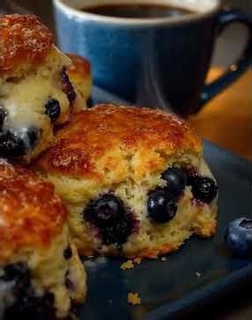 🫐 Blueberry Biscuits – Flaky, Fruity & Glazed to Perfection