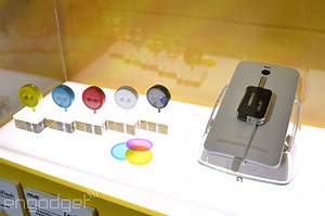 ASUS Unveils a Smartphone Xenon Flash Unit That's 400x Brighter Than LED Flashes