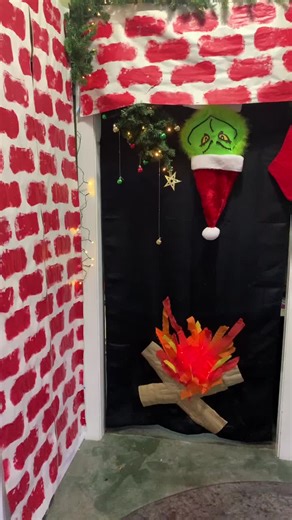 Best Christmas Door Decorating Ideas for a Festive Contest