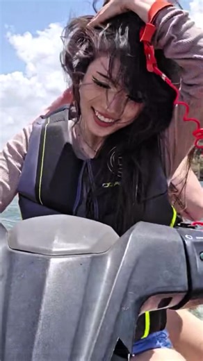 Emiru and ItsKatchii Experience Jetskiing Adventure