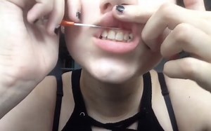 【穿洞】自己在家打微笑钉 piercing my smiley at home