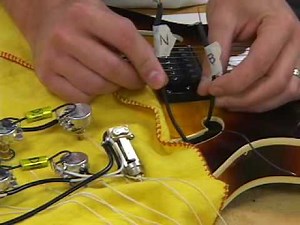 Mojotone Techtorials - ES-335 Assembly Instalation