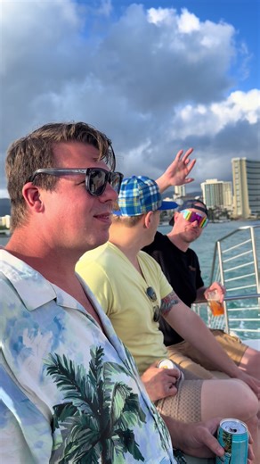 It’s party time 😍 #oahu #waikiki #hawaii #travel #viral | O'ahu Hawaii