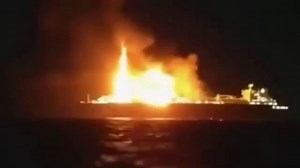 Ексклюзив. Російський газовий танкер, атакований учора невідомими дронами у Середземному морі, має серйозну пробоїну в районі машинного відділення та не підлягає відновленню.