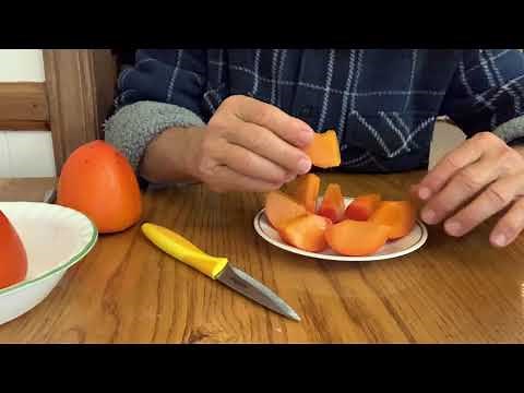 Japanese persimmons - When to eat Fuyu and Hachiya persimmons