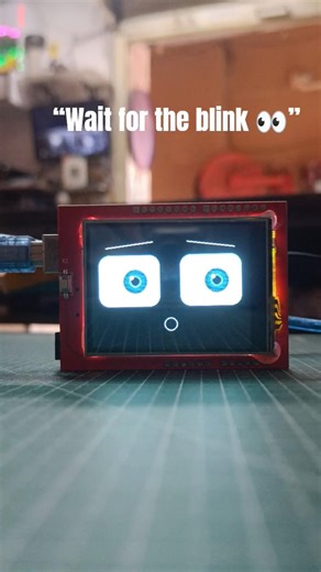 Arduino TFT Display Animation 👀 | 2.4" TFT Robot Eyes using Arduino 🤖 #arduino