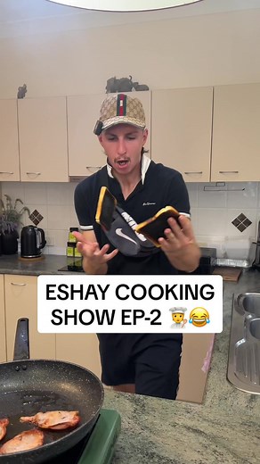 ADLAY GOURMET EP-2 : BACON & EGG ON TOAST 🥓🍳🤣 #eshay #eshays #eshaybah #cooking #cookingshow #bacon #eggs #toast #aussie #comedy #trending