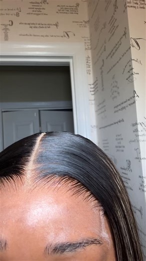 If you’ve been searching for a wig that actually looks like it’s growing from your scalp, you’re exactly where you need to be 🤭 Our ready to wear glueless wigs are customized to perfection and blend so effortlessly, you’ll forget it’s even a wig 🙌🏾 Plus, you can install them yourself in the comfort of your home in minutes 🤏🏽 (no stylist or glue needed) Pre-orders for our most popular remakes are officially 𝗢𝗣𝗘𝗡 Click the “𝗣𝗢𝗣𝗨𝗟𝗔𝗥 𝗥𝗘𝗠𝗔𝗞𝗘𝗦” tab in my bio to secure yours 💳 B