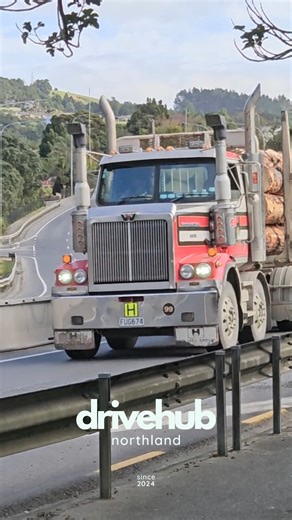 Western Star Logger of Holmes rolls through Whangārei 💪🏾 #dhub24 #northlandtruckers | DriveHub Northland