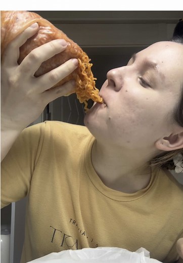 RAMYON LAVASH MUGBANG #elyapelya #rekkachiq #food #mugbang #uzbekistan #fyp #uzbekistan🇺🇿 #korea #fypage #рецепты