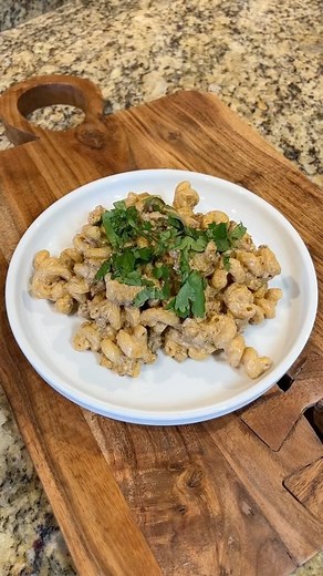 Nikita Fair | Creamy Taco Pasta 🌮 (500 cals and 47g protein) Ingredients: - 1 1/2 Cups Cottage Cheese - 1/4 Cup Enchilada Sauce - 1 Pound Lean Ground... | Instagram