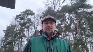 Milchzucker oder doch lieber Hafersaft? - Der Bauer aus der Mark https://youtu.be/jmCcf196-U8 Zitat Thomas Essig: Hallo in die Runde. Was muss man aus Berlin hören, aus der Stadt der Unwissenheit, jedenfalls wenn es das Regierungsviertel betrifft. Was muss sich da alles versammeln um einer grünen Klientel aber auch alles abzunehmen, nur weiter regieren zu können. Da werden Gesetzesentwürfe verfasst, Verordnungen, Gebote und Verbote, die mit der Realität nichts mehr zu tun haben. Wenn Kinder "fet