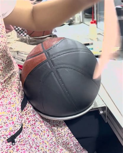 The basketball making process! 🏀 | MetDaan Discovery