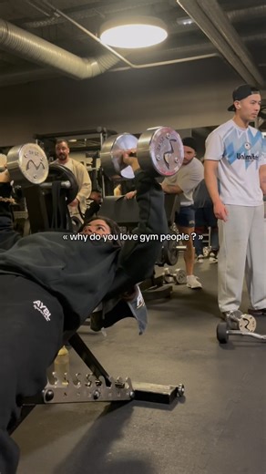 That is why 🫶 wearing @aybl code SARAH LINK IN BIO 🔗 for my programmes in the Fitness Pledge App 💪 #gym #salledesport #muscu #fitness #discipline #coach #motivation #gymgirl #beaybl | SARAH SLIIM