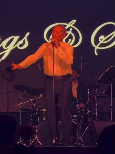 Kevin Spacey dances in Tel Aviv