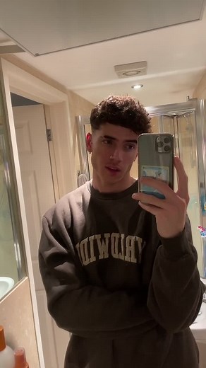 Cam Holmes Haircut: Trends & Tips