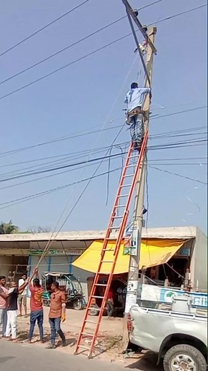 Unloading the transformer from the electric pole #Lineman #transformers #electric #electricity #electrical | Lineman24.com