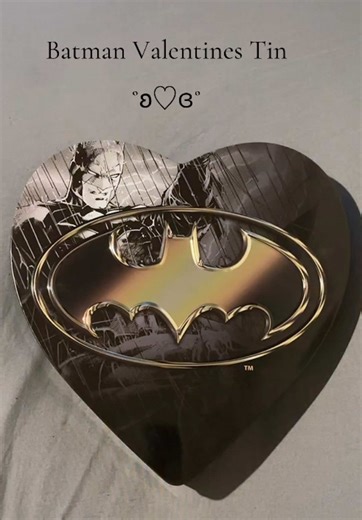 got my hands on one thanks to my cousin 🙏 not a huge fan of chocolate caramel but couldn’t resist the batman tin #batman #dc #valentinesday #valentinesdaygift #fyp