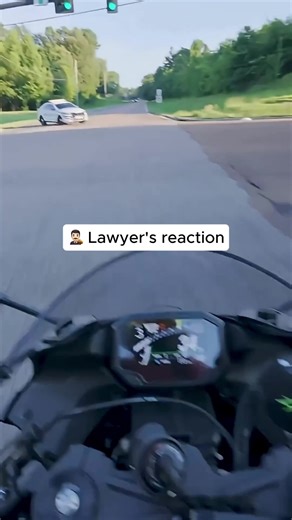 Believe it or not, police officers are required to follow traffic laws just like everyone else. If an officer isn’t responding to an emergency and doesn’t have lights or sirens activated, they may be at fault in a collision, even when a motorcycle is involved. #PrachtInjuryLawyers #PersonalInjuryLaw #InjuryAttorney #LegalInsights #KnowYourRights #LegalInsight #FaultMatters