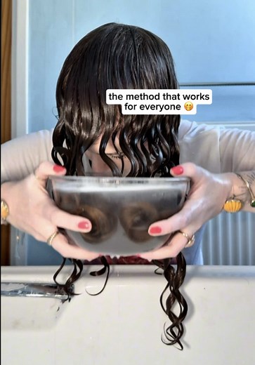 Bowl Method for Reducing Frizz in Curly Hair