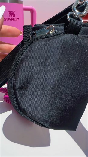 This keychain wallet is so convenient! I just use this instead of a purse sometimes 🍓🖤 | Peachy Queen