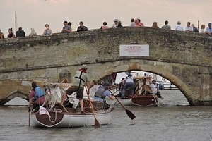 The iconic Three Rivers Race - bridge mast drop compilation!