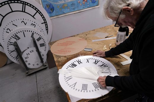 19 states approved permanent daylight saving time. Why they still have to change their clocks